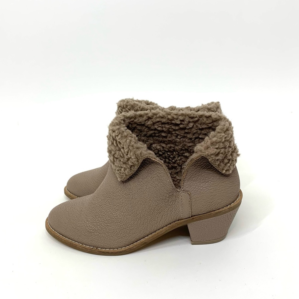 Kelsi Dagger Split Ankle Booties Sherpa Fold Top Taupe Brown Textured Size 6